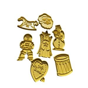 VINTAGE STANLEY HOME PRODUCTS COOKIE‎ CUTTER SET 7 XMAS SANTA ASTRONAUT DRUM